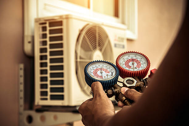 Professional Hvac technician working in Flowery Branch, GA